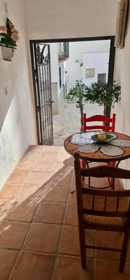 Cheerful One Bedroom Townhouse With Patio Árchez 外观 照片